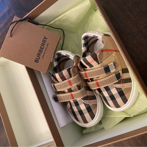 Burberry Checkered Canvas shoes - Picture 1 of 6